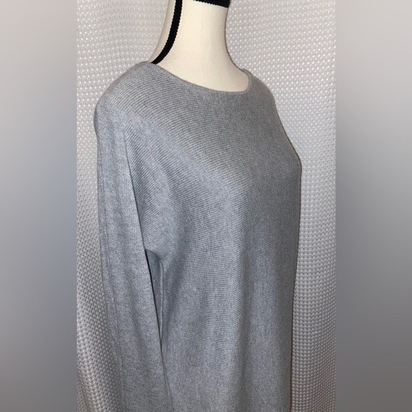 Women’s Michael KORS light gray knit sweater size medium - Picture 4 of 15